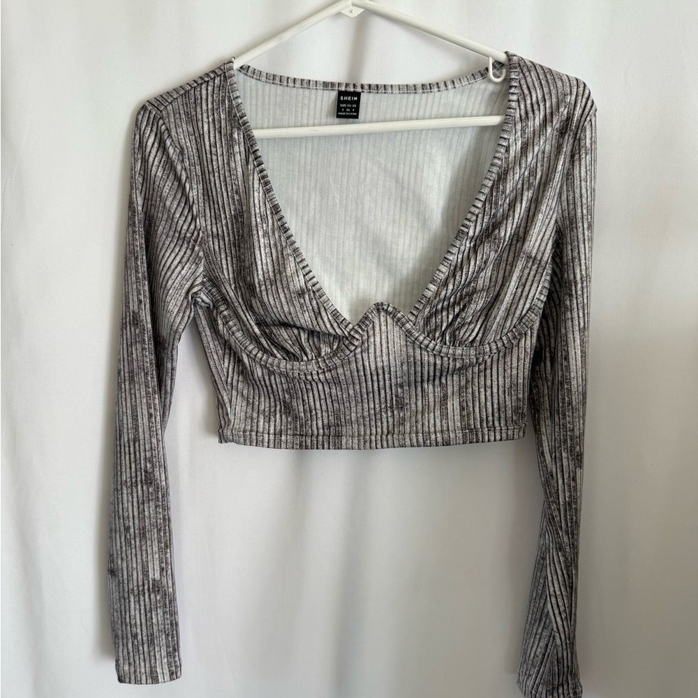 SHEIN Black and White Striped V-Neck Crop Top